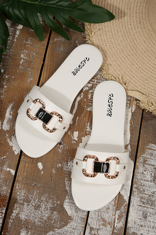 Fashion Metal Decoration Flat Slide Sandals